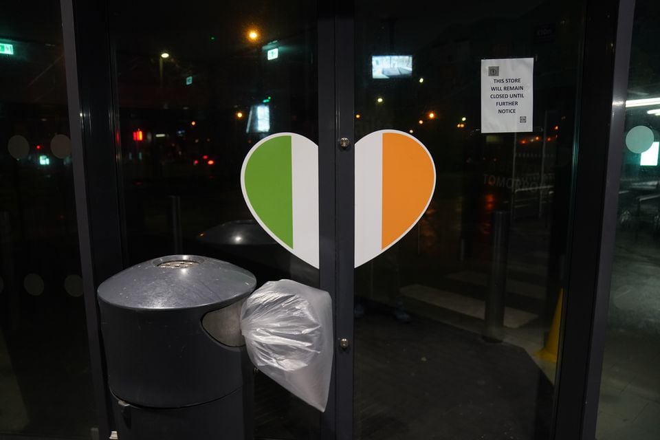 A sign advising customers of a shop closure on the door of the Lidl store in Finglas, Dublin (Brian Lawless/PA)