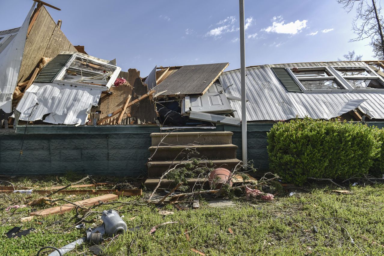 Biden declares emergency as crews dig through Deep South tornado ...