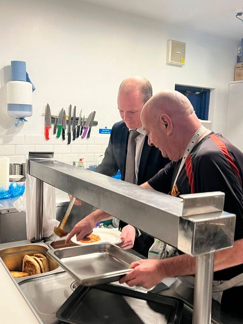 Mr Lyons plating food