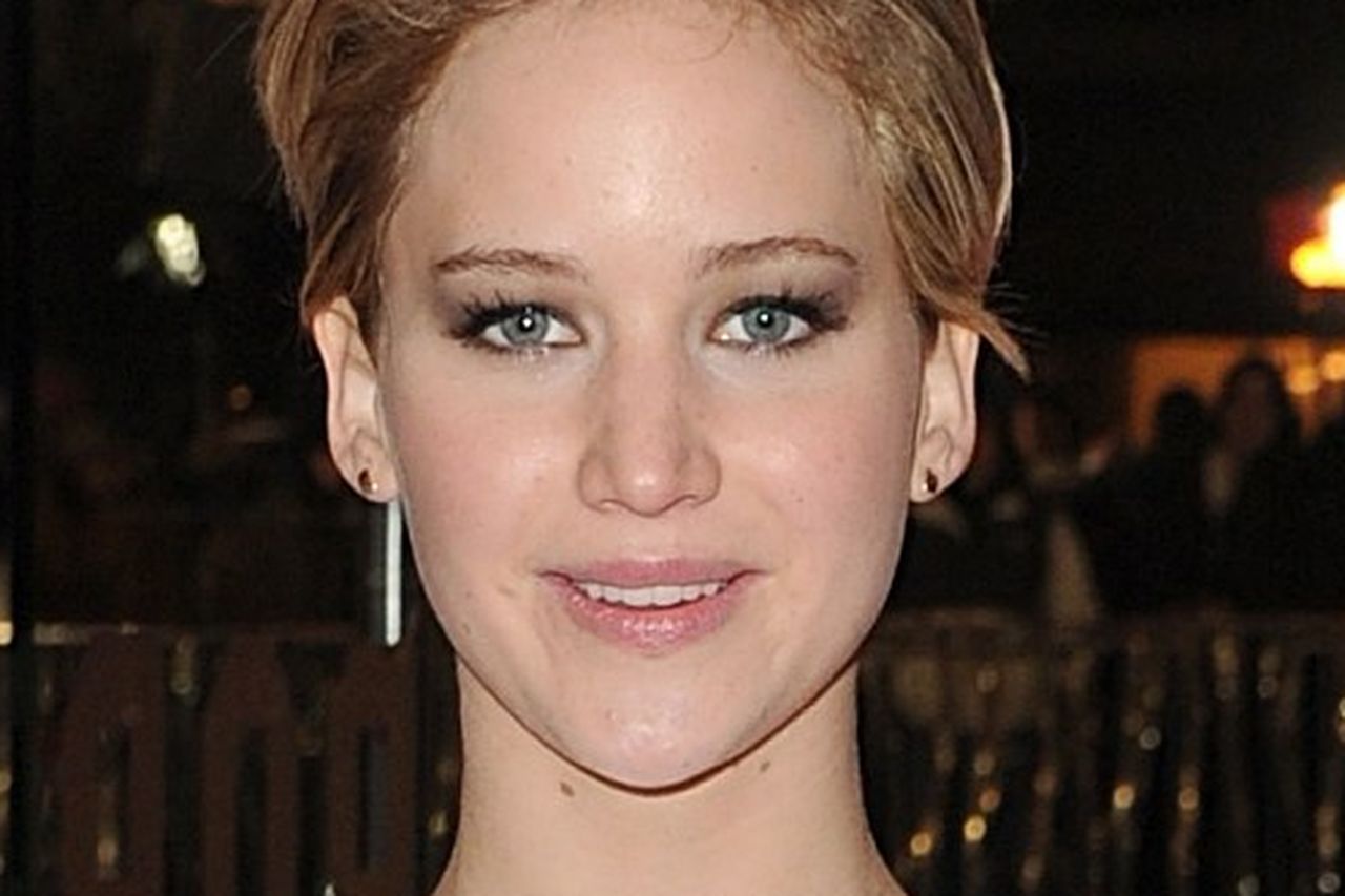 Jennifer Lawrence Nude Photo Leak The Work Of An Underground Trading Ring Claim Reports