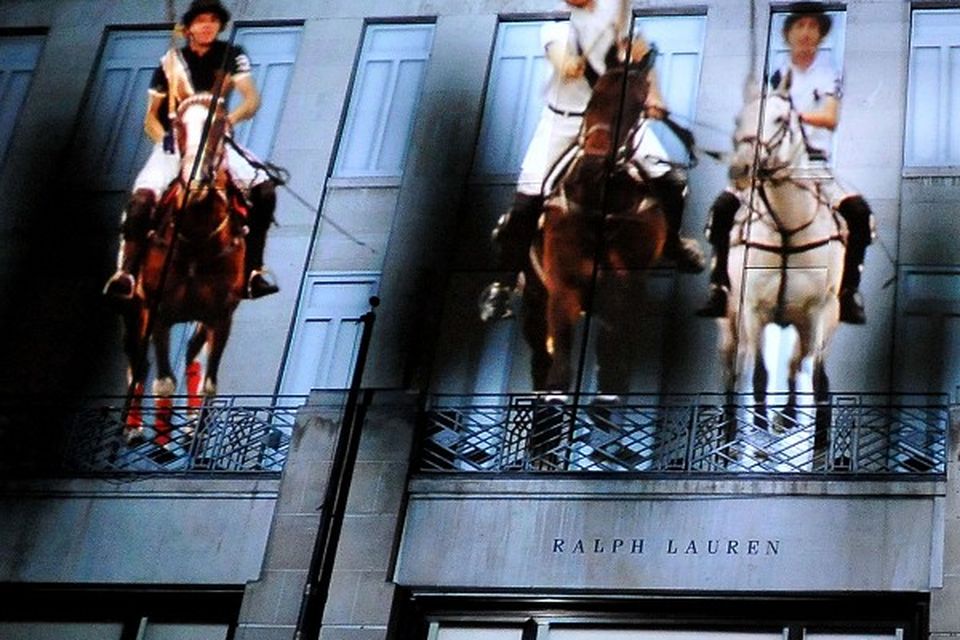 Ralph Lauren dazzles onlookers with amazing 3D display |  