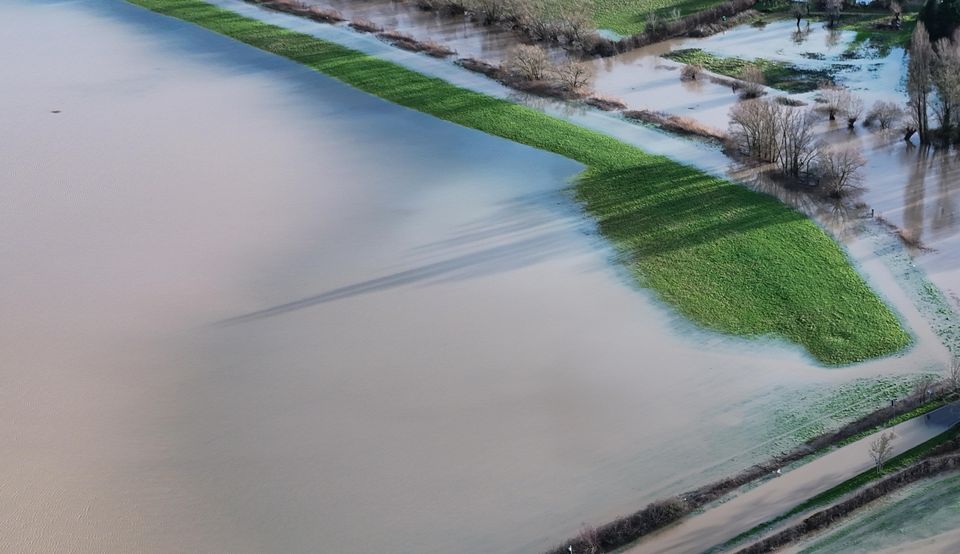 The Environment Agency is concerned about flooding in parts of the Midlands, including Worcestershire where the River Avon has burst its banks (David Davies/PA)