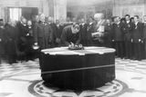 thumbnail: Sir Edward Carson signing the Ulster Covenant at Belfast City Hall.  28/9/1912