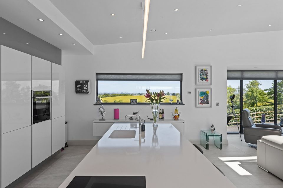 Impressive modern kitchen