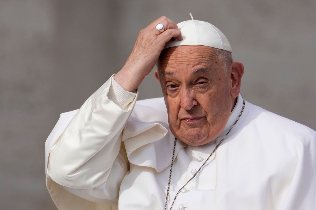 Pope Francis Used Homophobic Slur In Closed-door Meeting, Italian Media ...