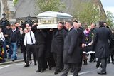 thumbnail: Pacemaker Press Belfast 28-09-2016: ÔLady Diana of Travellers' Violet Crumlish laid to rest at Co Armagh funeral. THE 'Lady Diana of Travellers' was laid to rest in Co Armagh in a lavish funeral service.
Hundreds of people from the travelling community gathered in Lurgan on Thursday to say their goodbyes to Violet Crumlish. The 59-year-old mother-of-11, fondly described by family members as a 'Traveller Queen', died at the Northern Ireland Hospice in Belfast on Saturday after suffering from bowel cancer.
Picture By: Arthur Allison.