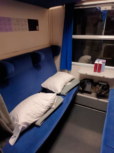 The European Sleeper couchette compartment, old-fashioned but comfortable