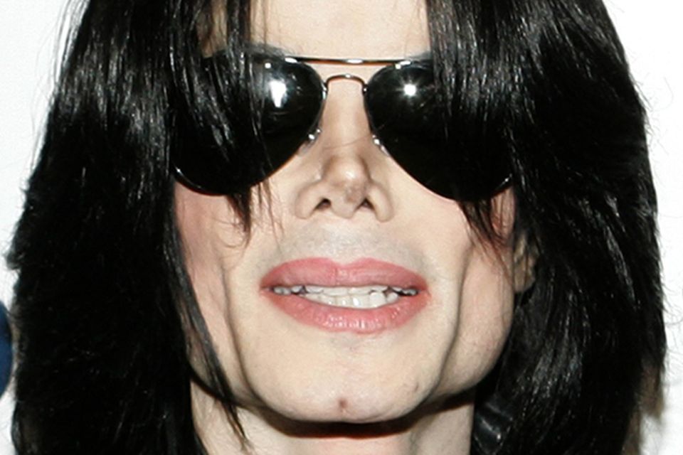 Pop star Michael Jackson dies of suspected heart attack