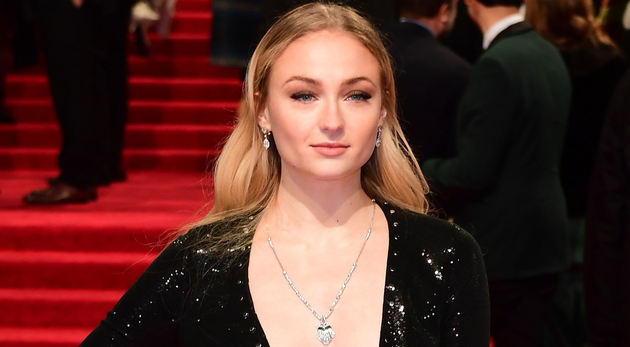 Sophie Turner Defends Stranger Things Child Actors - Sophie Turner Says to  Give Child Actors Space