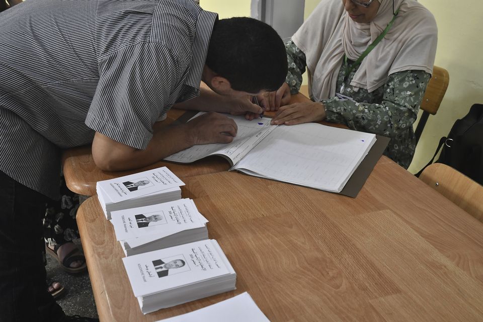 Counting is under way (AP)