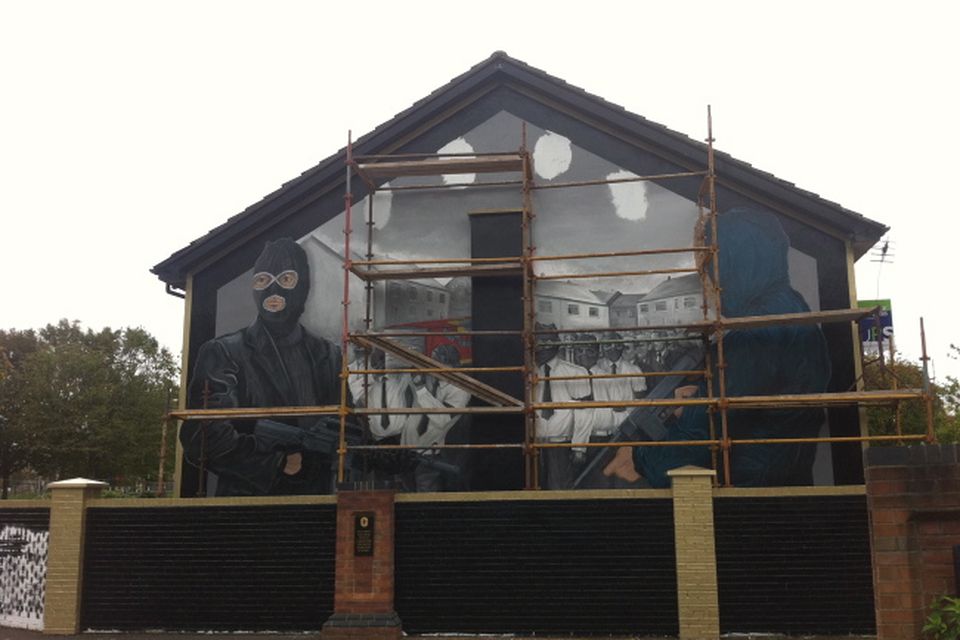 The UVF   in East Belfast have started to paint another controversial mural in the area of masked paramilitaries wielding guns.