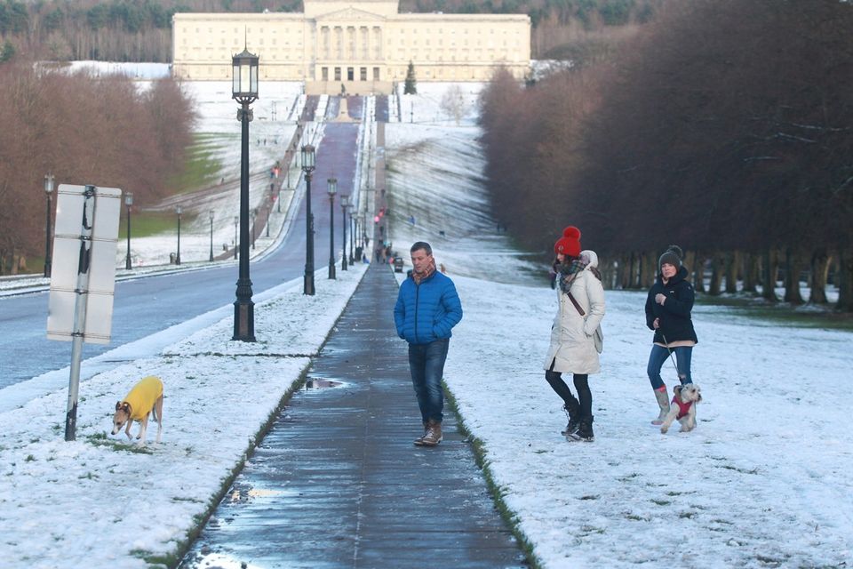 10/12/17
PACEMAKER PRESS 
People make the best of the snow in the grounds of Stormont. 
PICTURE MATT BOHILL PACEMAKER PRESS