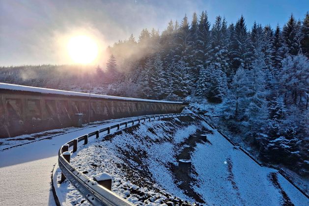 Met Office warns NI could see 10cm of snow as new alert issued and sports fixtures called off