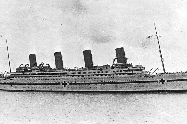 Irish nurse Violet Jessop survived both Titanic and Britannic sinking ...