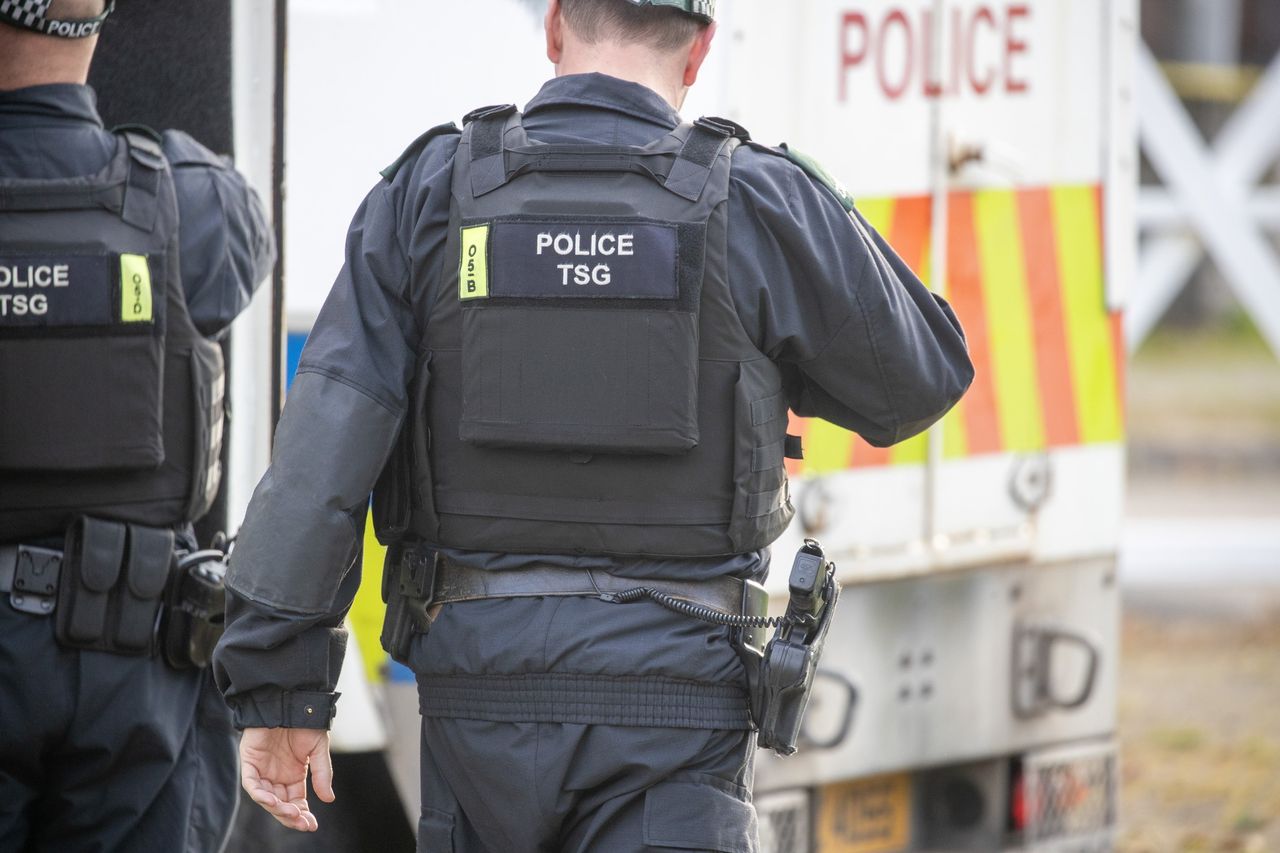 PSNI counter-terrorism unit arrests man after discovery of ‘explosive ...