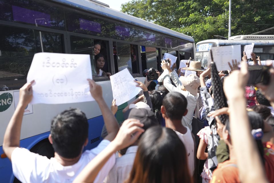 The prisoners left Insein Prison (AP)