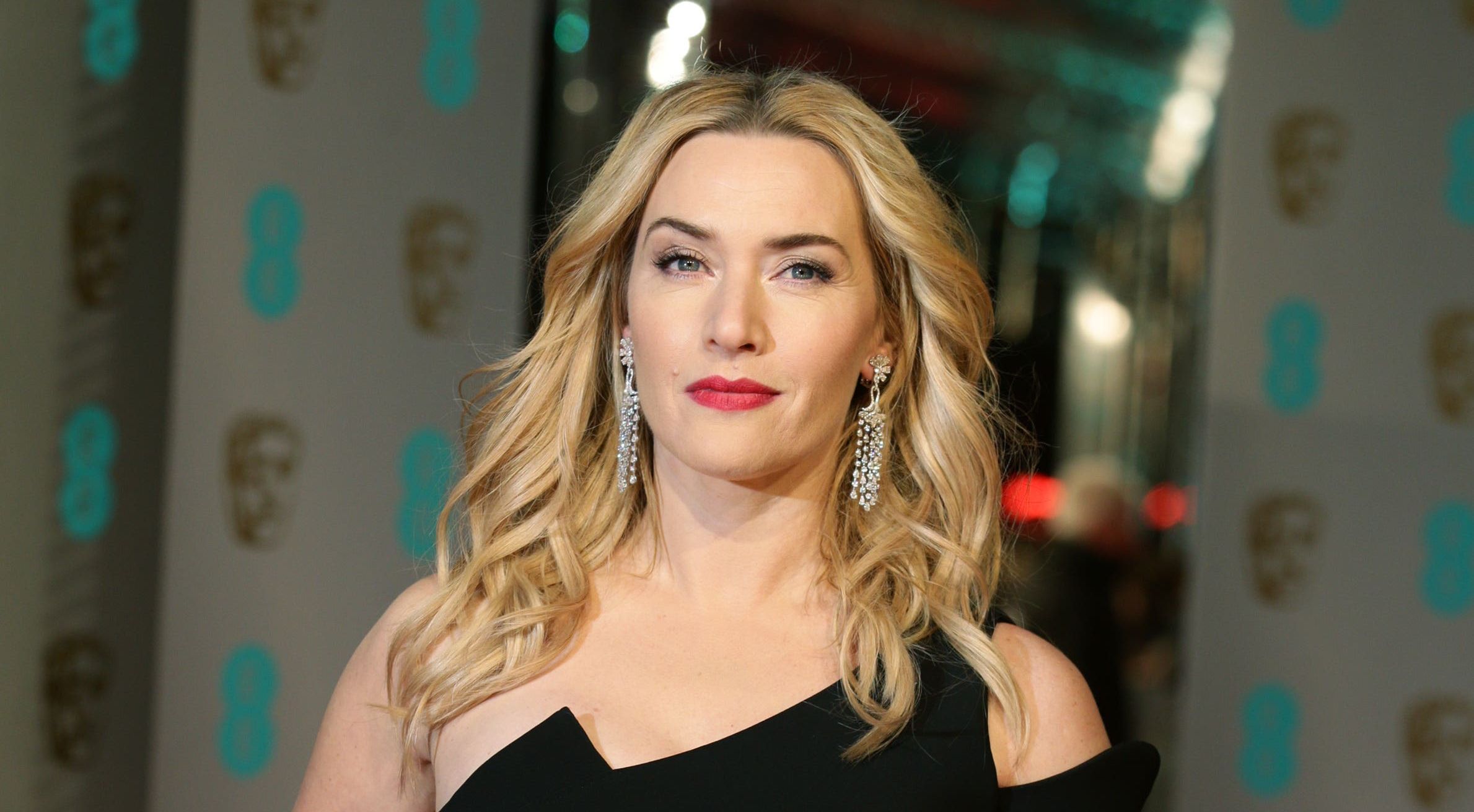 Director James Cameron says he thinks Kate Winslet was 'traumatised' by  Titanic 