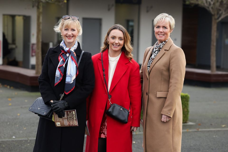 Dorothy Gourley, Katie Murdoch and Judith Murdoch pictured at Down Royal. Photo by Kelvin Boyes / Press Eye.