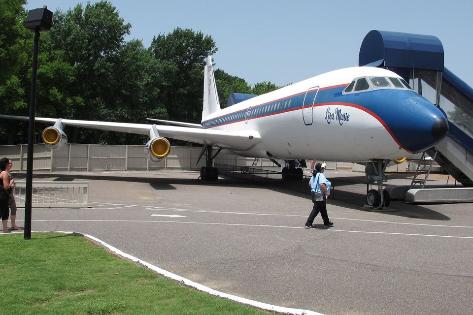 Does graceland 2025 have an airport