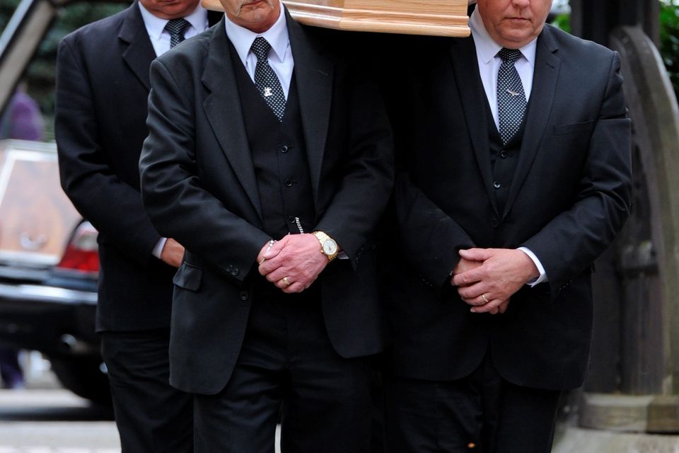 Ronnie Corbett s funeral TV greats bid farewell to little comedy