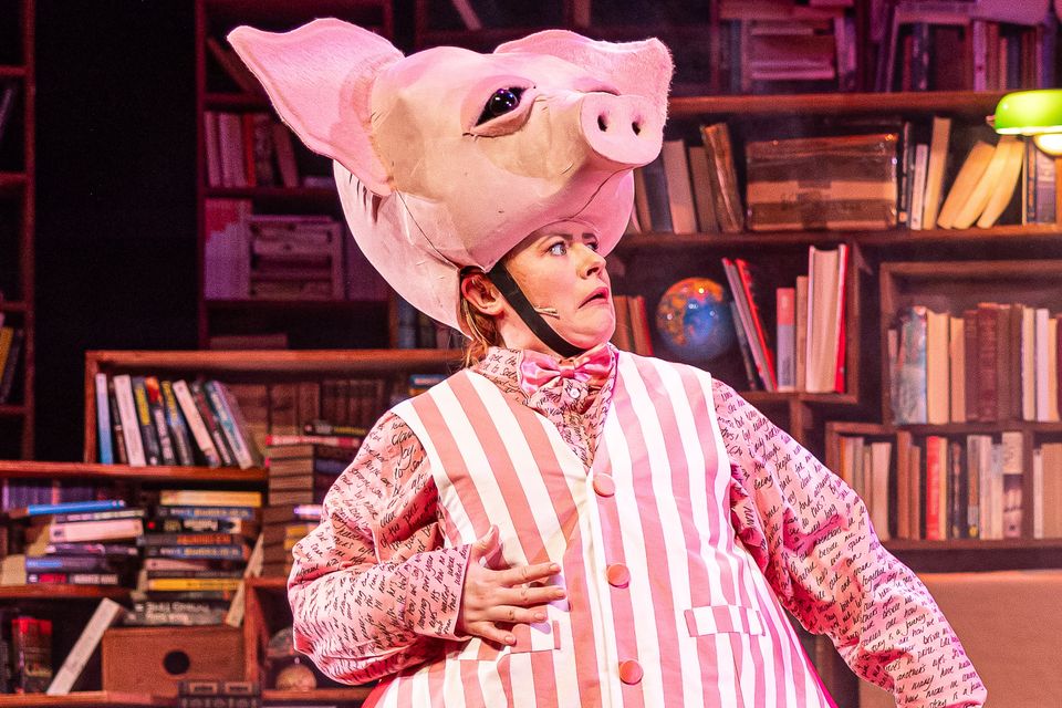 Nuala as the Little Pig in The Night Before Christmas