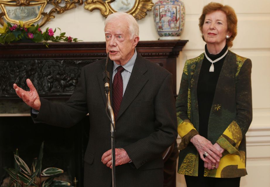 Jimmy Carter and former Irish president Mary Robinson at a press conference in Iveagh House, Dublin (Niall Carson/PA)