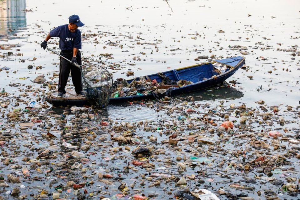 How startling images are helping to win hearts in the fight against  plastics pollution 