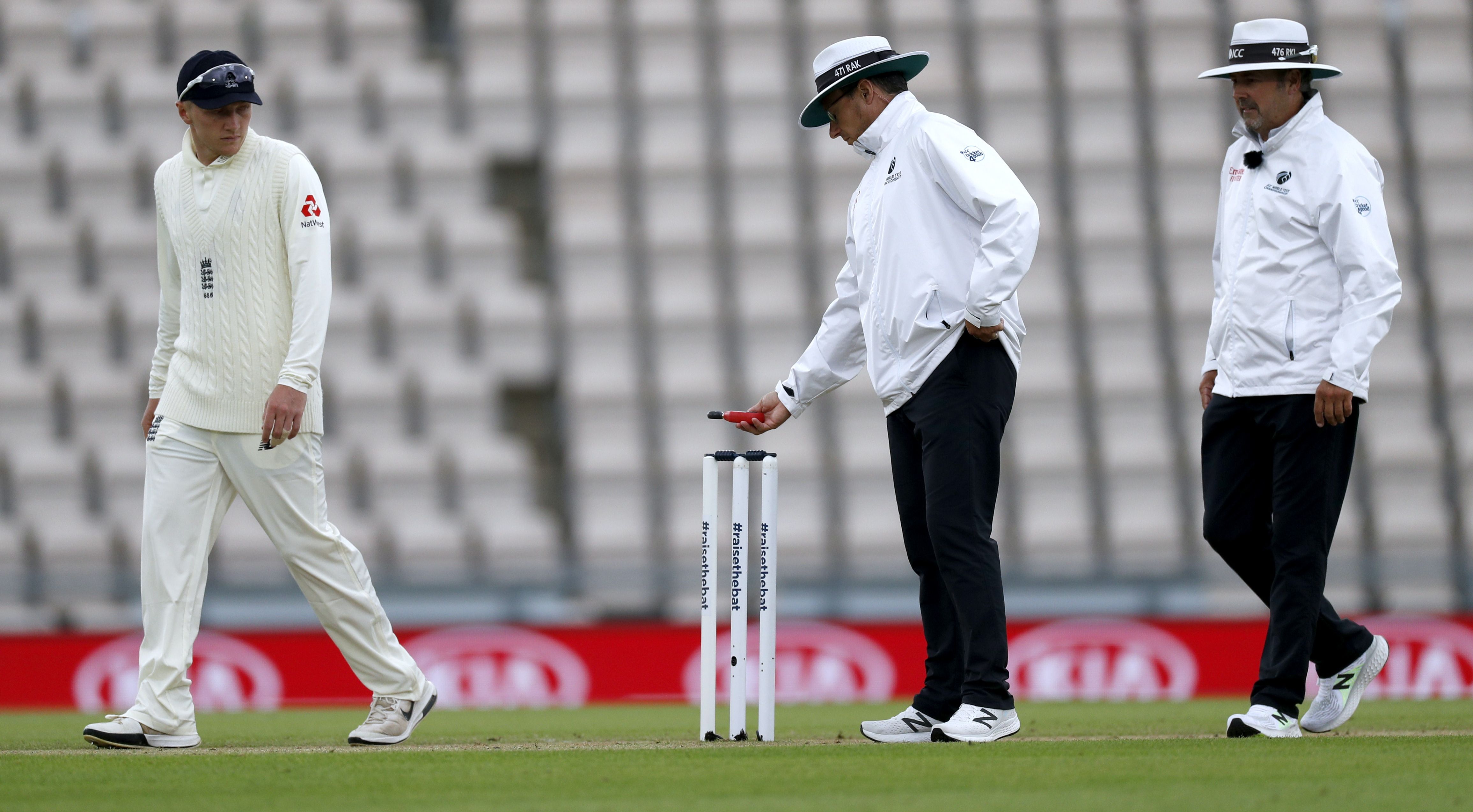 Cricket's Turning Points: Neutral umpires