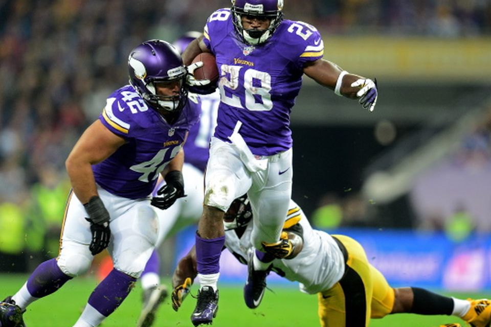 Adrian Peterson drives Vikings to victory over Steelers at Wembley, NFL