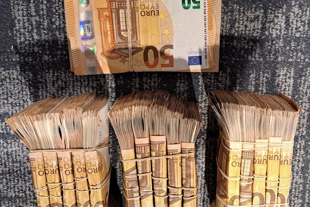 Newry: Two men arrested after police seize £75,000 in cash from vehicle in Co Down