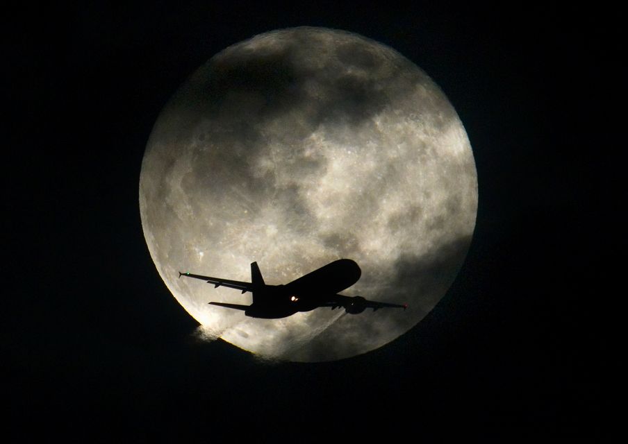 Plane passengers with nut allergies should be allowed to board first to wipe down their seat area to ensure that it is nut-free, experts have said (PA)