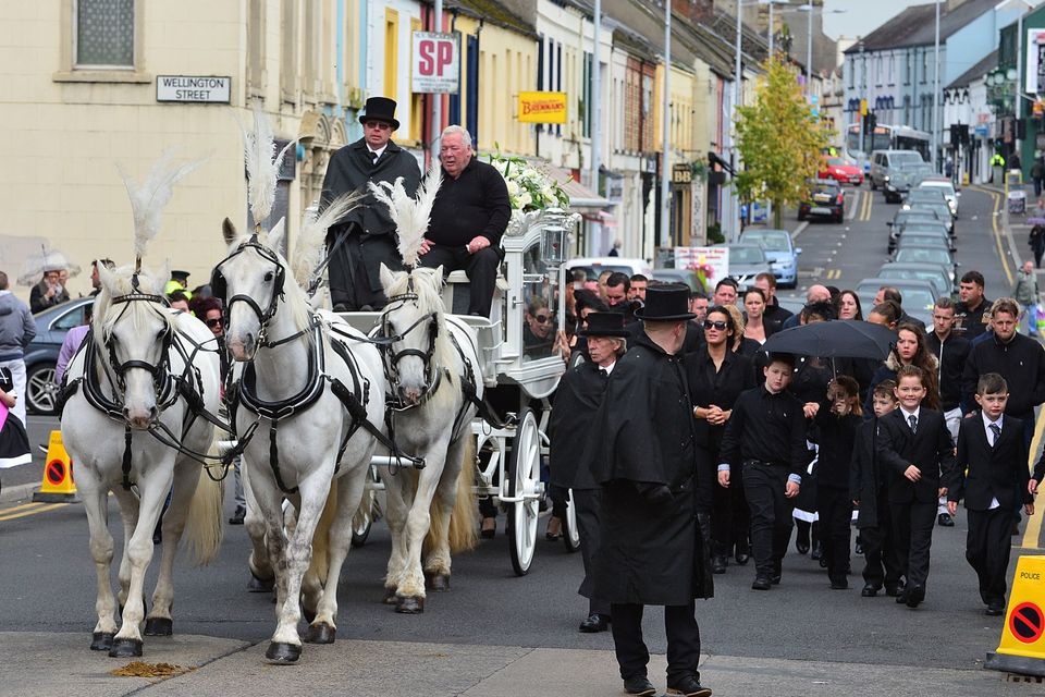 Hundreds of people from the travelling community gathered in Lurgan on Thursday to say their goodbyes to Violet Crumlish.
Picture By: Arthur Allison.