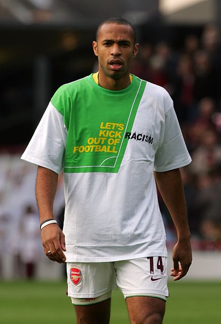 término análogo Diariamente igual Pobga makes a stand as he starts anti-racism wristband movement |  BelfastTelegraph.co.uk