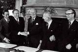 thumbnail: From left to right, Oliver Napier, leader of the Alliance Party of Northern Ireland, Taoiseach Liam Cosgrave, British prime minister Edward Heath, Brian Faulkner, leader of the Ulster Unionist Party, and Gerry Fitt, Leader of the Social Democratic and Labour Party.