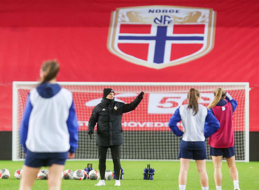 Northern Ireland Women's boss Tanya Oxtoby leads training ahead of her side's clash with Norway