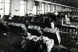 thumbnail: Linen/ winding weft yarn. York St. Factory.