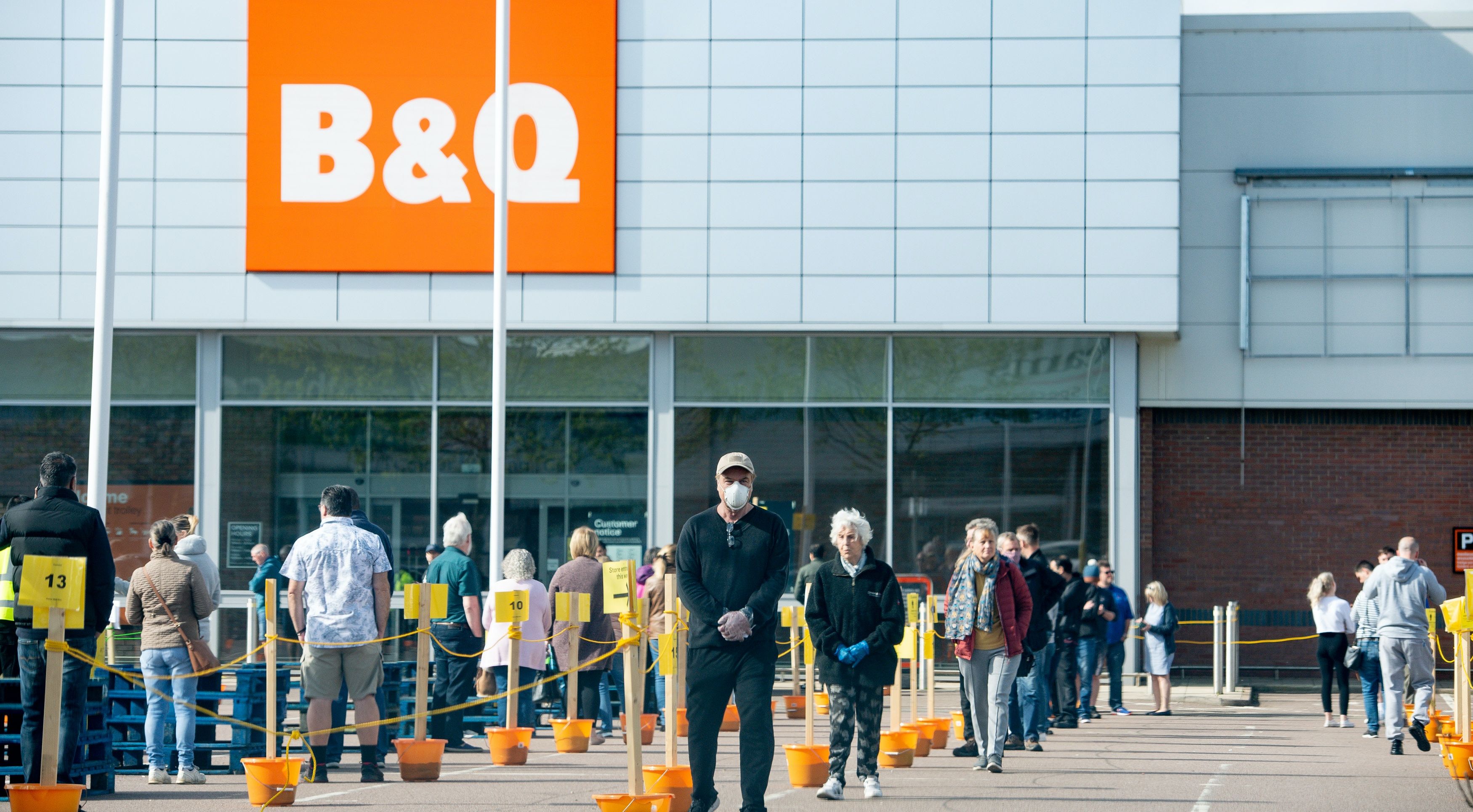 B&Q Owner Kingfisher Sees Sales Boosted By Home Improvement Boom ...