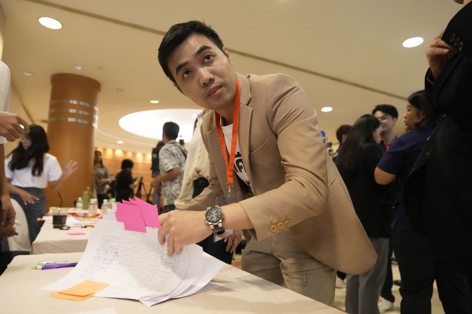 Piyarat Chongthep is a member of the disbanded Move Forward Party (AP)