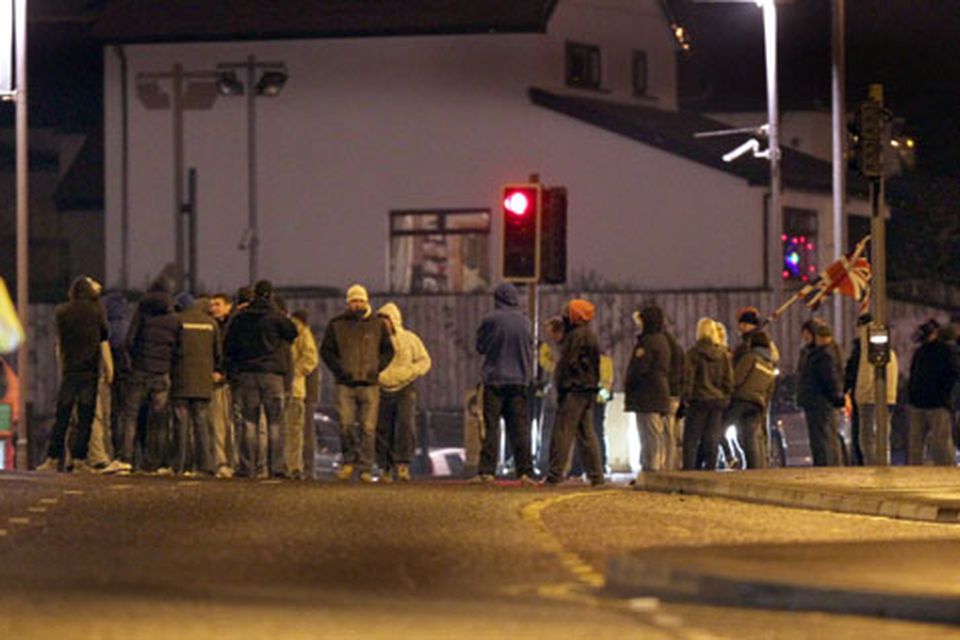 Loyalists protesting, blocking traffic in Derry