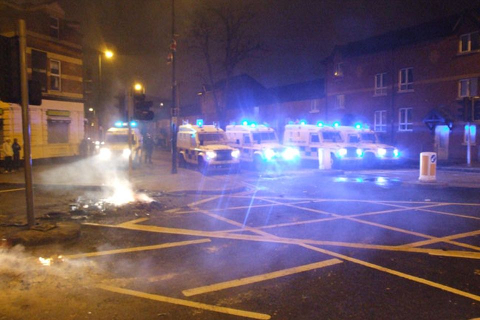 Flag protest at Cluan Place, January 3 2013