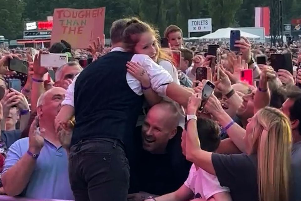 Heartfelt moment as Bruce Springsteen hugs Farrah Lavery at Belfast concert (Credit: Aiken Promotions)