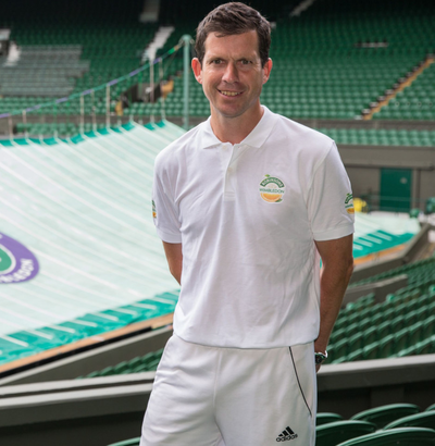 Wimbledon fans seriously distracted by Tim Henman's 'ill-fitting' suit