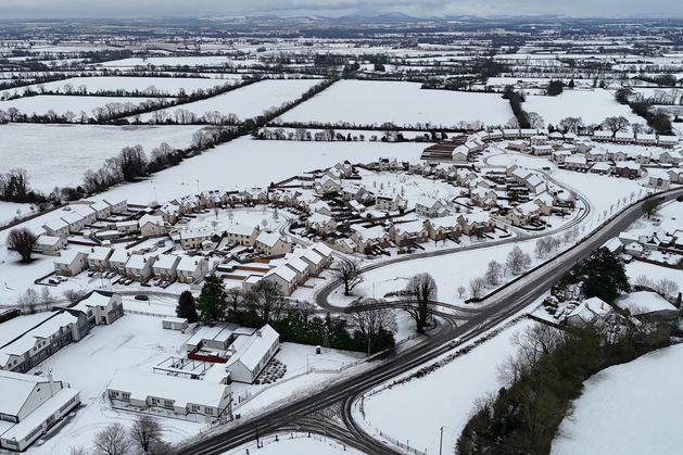 Thousands without water and power amid bitter weather in Ireland