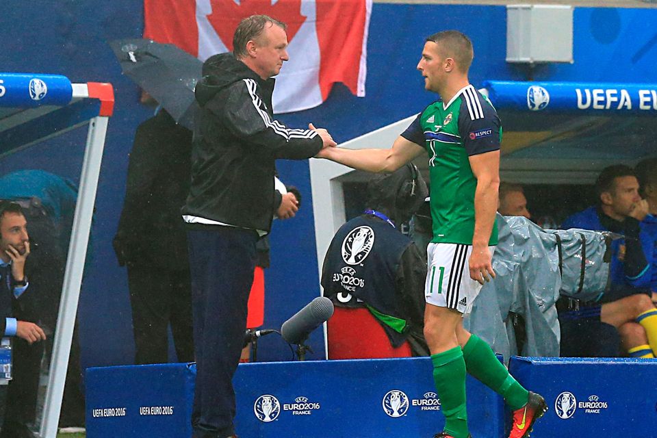 Linfield FC Fans - Northern Ireland legend Billy Hamilton fears Kyle  Lafferty's international career is over after his fall-out with manager  Michael O'Neill.