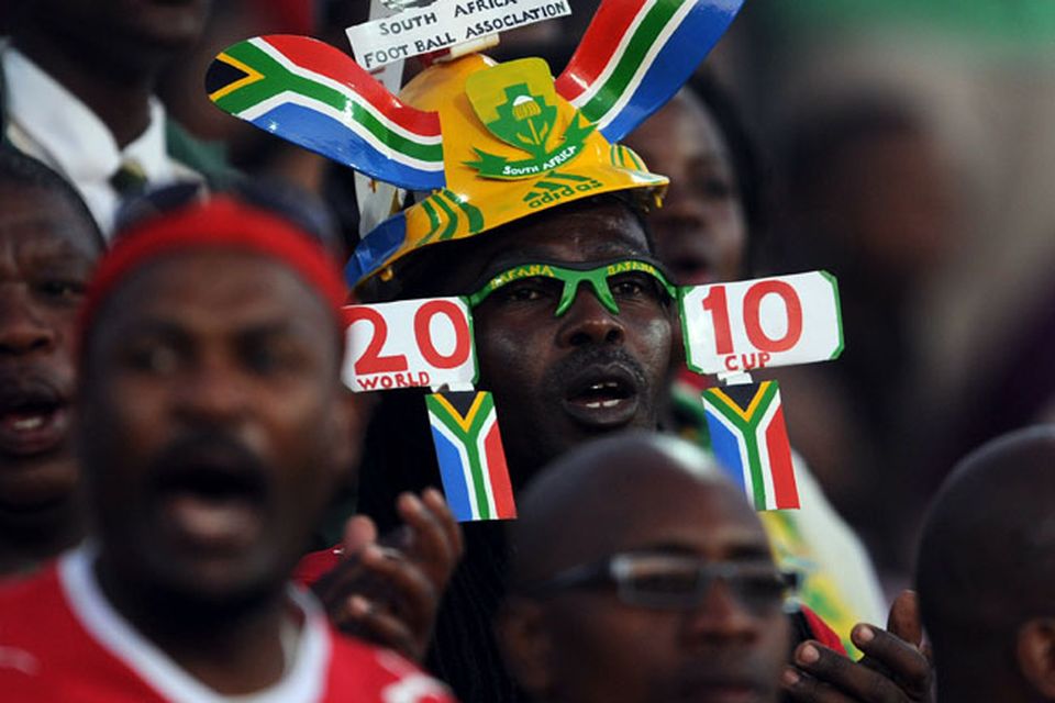 Soweto spectacle: Fans and football heroes in South Africa, Football