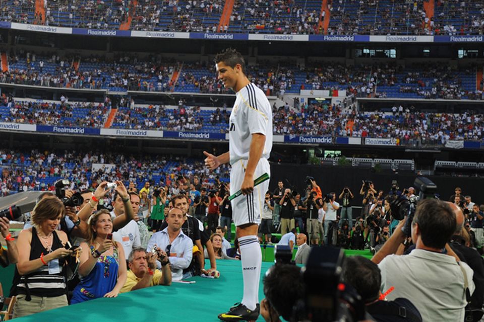 Ronaldo And Family Steal The Show At Awards Ceremony