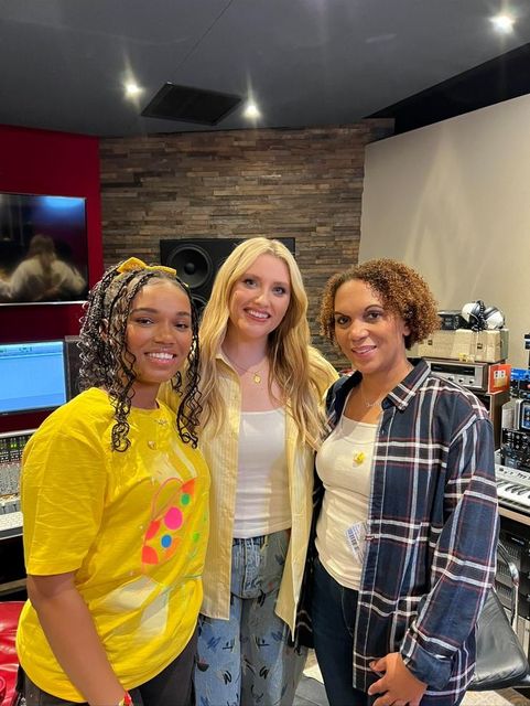 Tanisha, Ella Henderson and Tanisha’s mother Natasha (BBC/Children’s in Need)