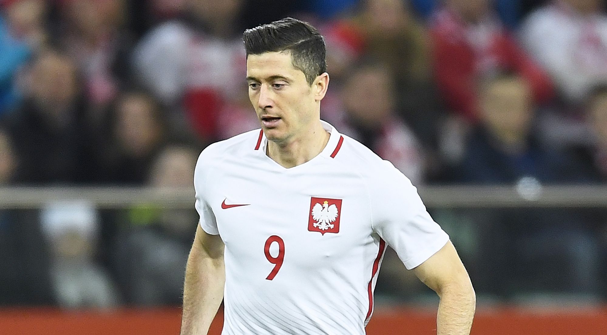 Report shares how Lewandowski asked Poland star Cash about Aston Villa