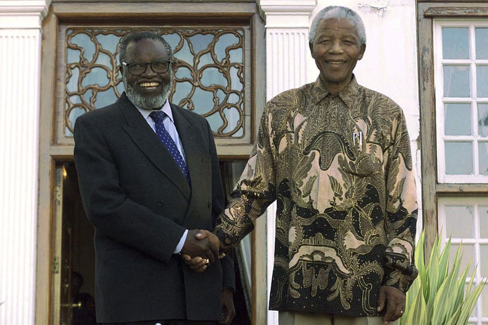 Namibian President Sam Nujoma with South African President Nelson Mandela in 1999 (Jean-Marc Bouju/AP)