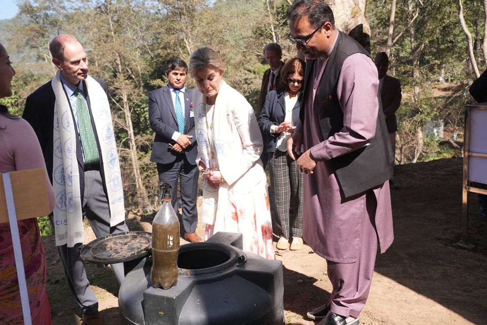 Edward and Sophie were shown Jholmal, a bio-fertiliser and pesticide combining animal urine/dung and local plant materials (Yui Mok/PA)